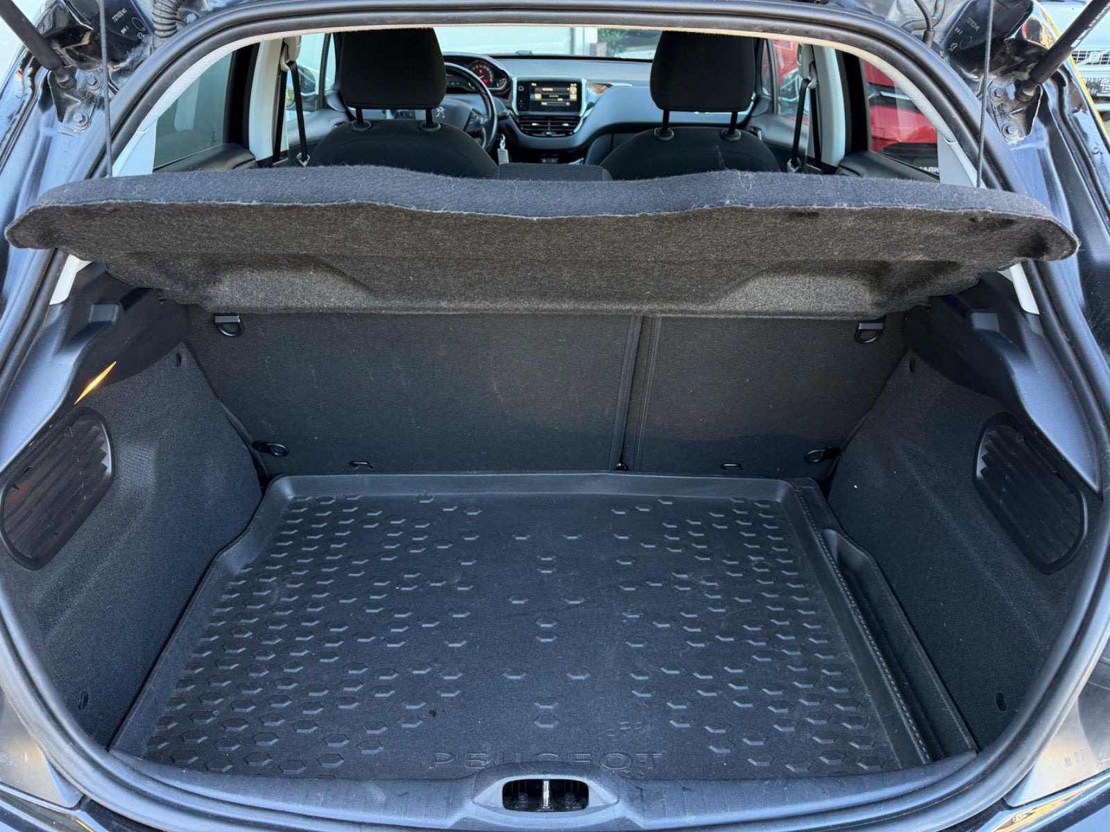 undefined Peugeot 208 fra 2016