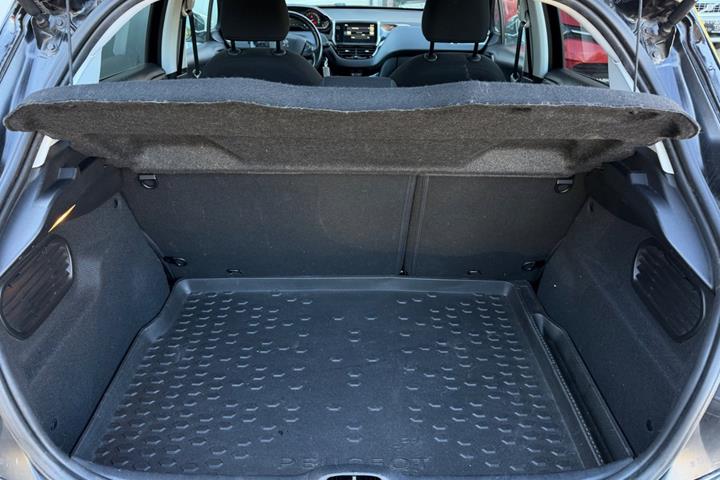 undefined Peugeot 208 fra 2016