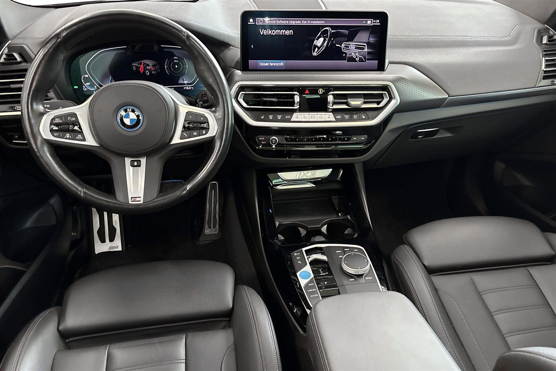 Sort BMW iX3 fra 2024