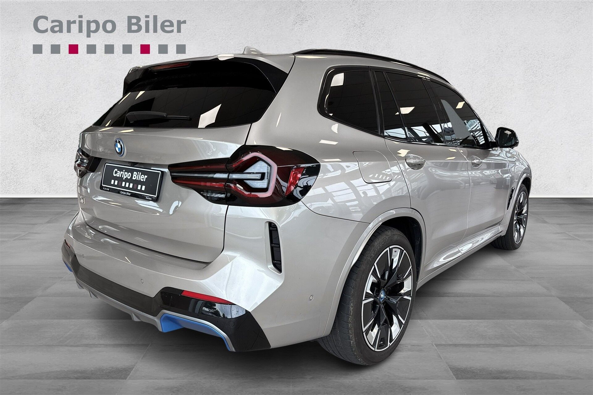 Grå BMW iX3 fra 2024