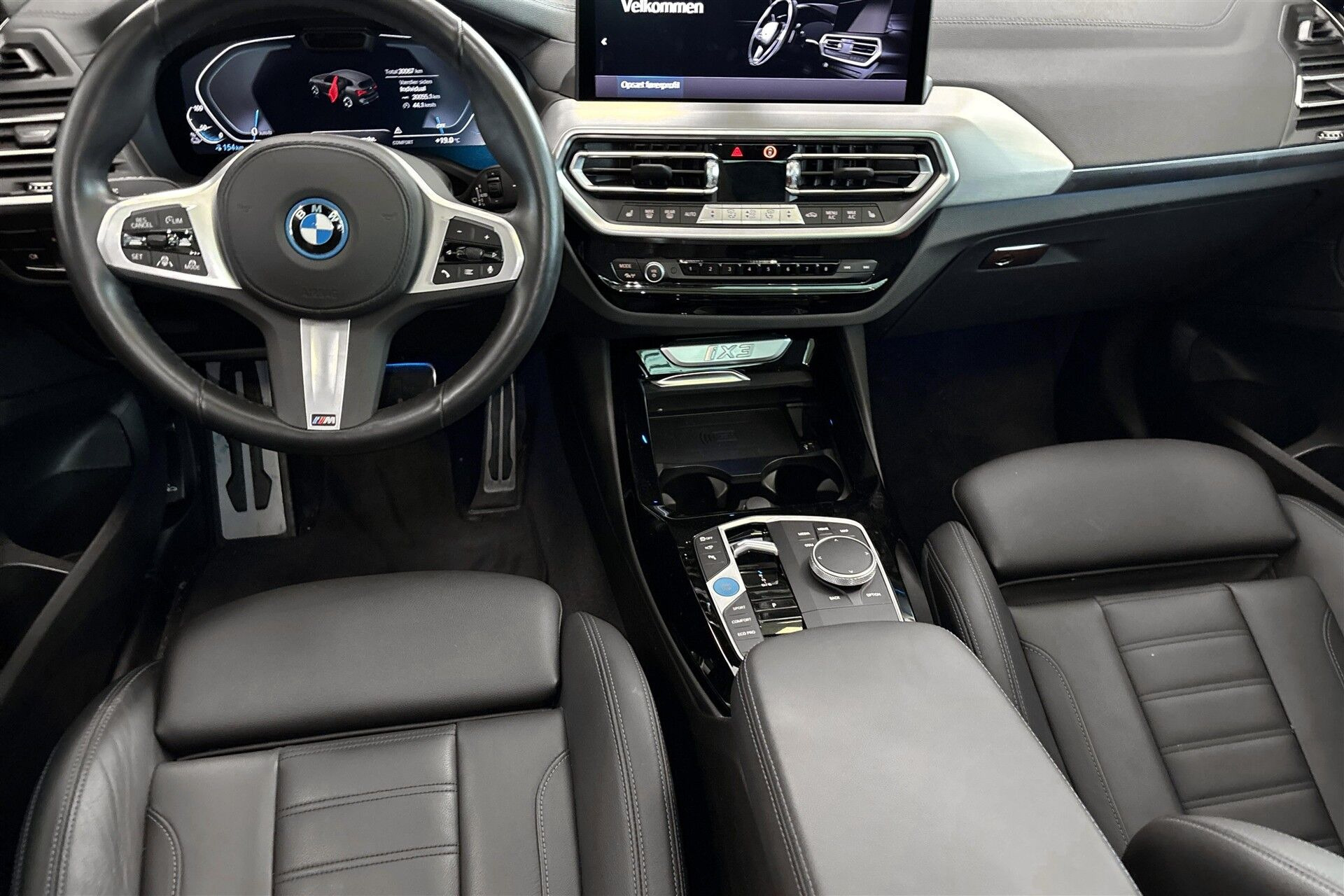 Grå BMW iX3 fra 2024