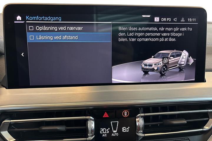 Grå BMW iX3 fra 2024