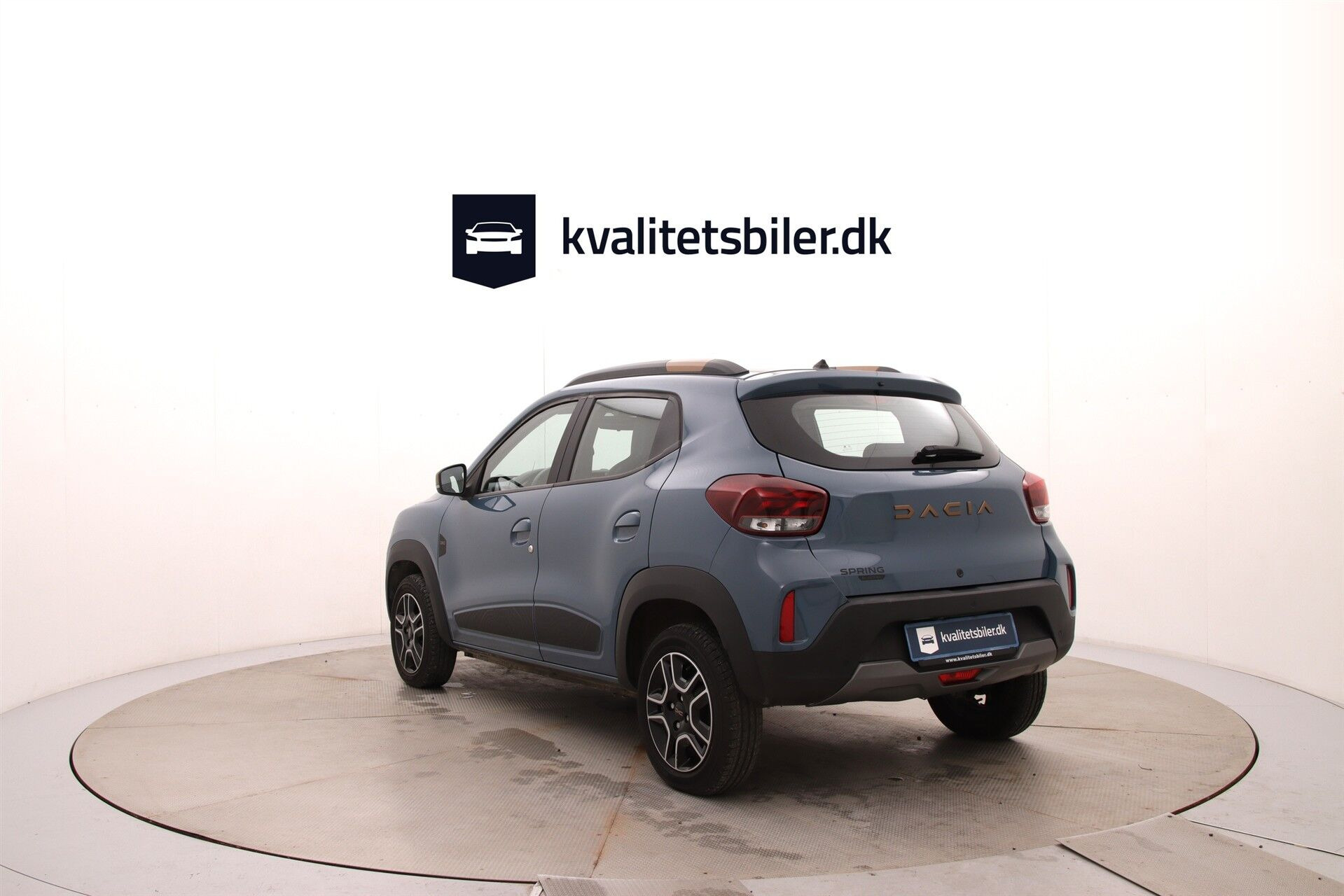 Blå Dacia Spring fra 2024