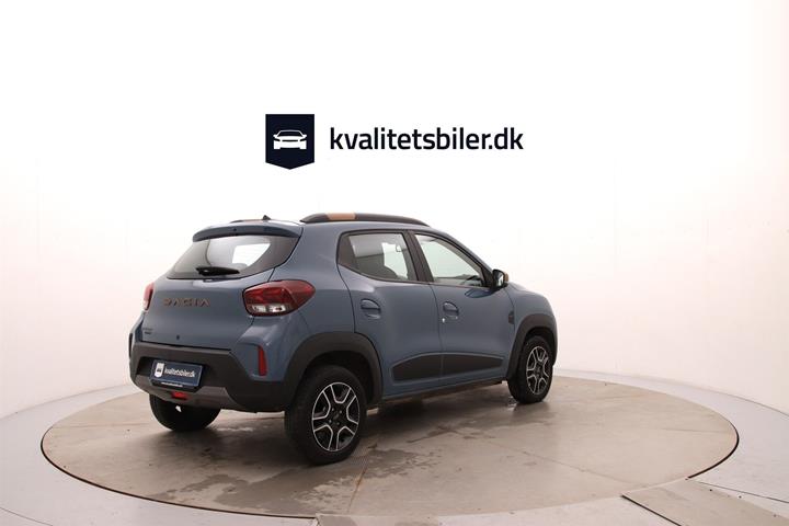 Blå Dacia Spring fra 2024