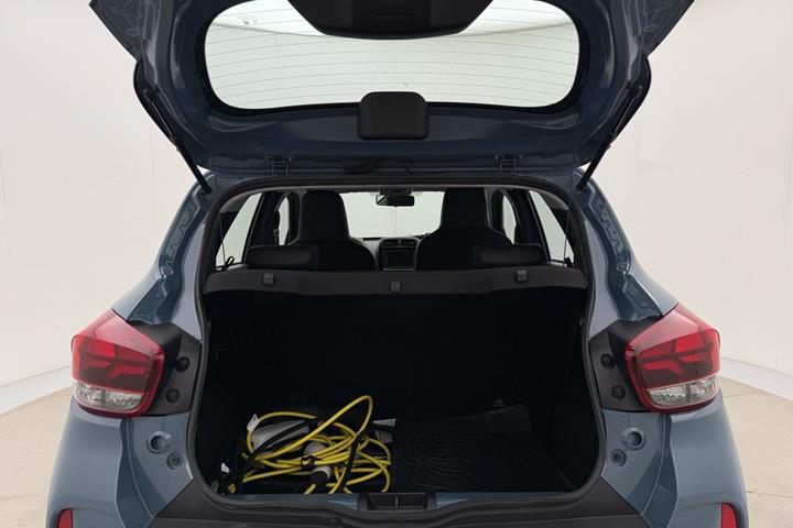 Blå Dacia Spring fra 2024
