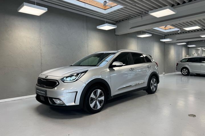 Grå Kia Niro fra 2018