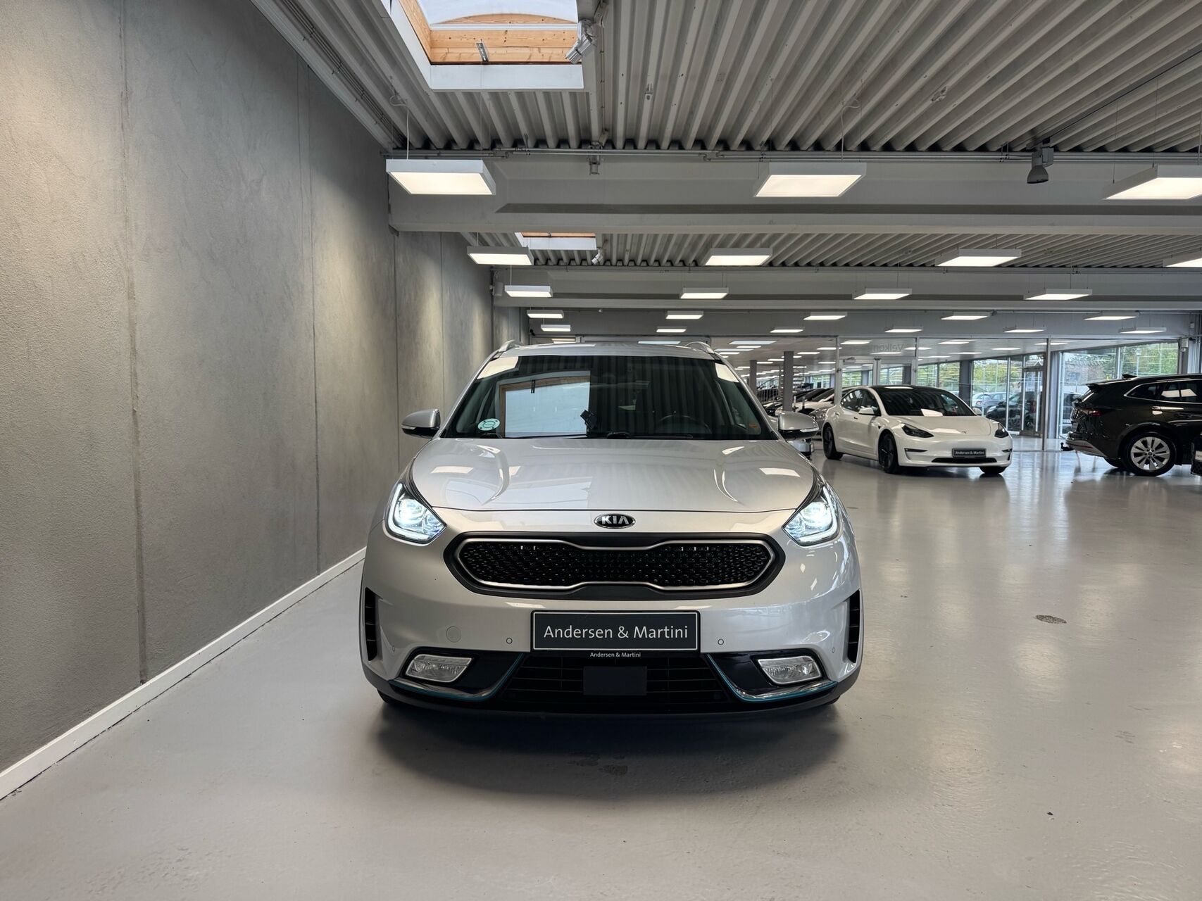 Grå Kia Niro fra 2018