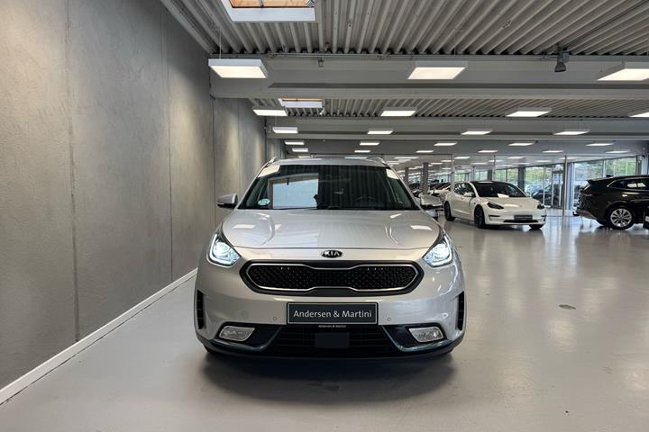 Grå Kia Niro fra 2018