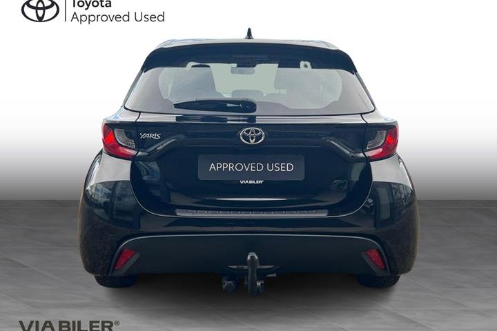 Sort Toyota Yaris fra 2023