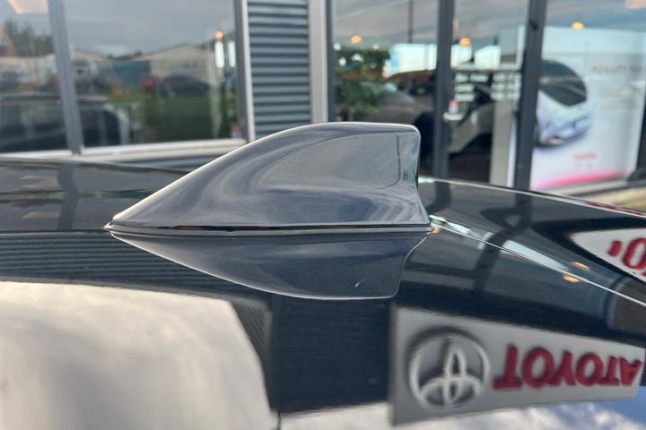 Sort Toyota Yaris fra 2023