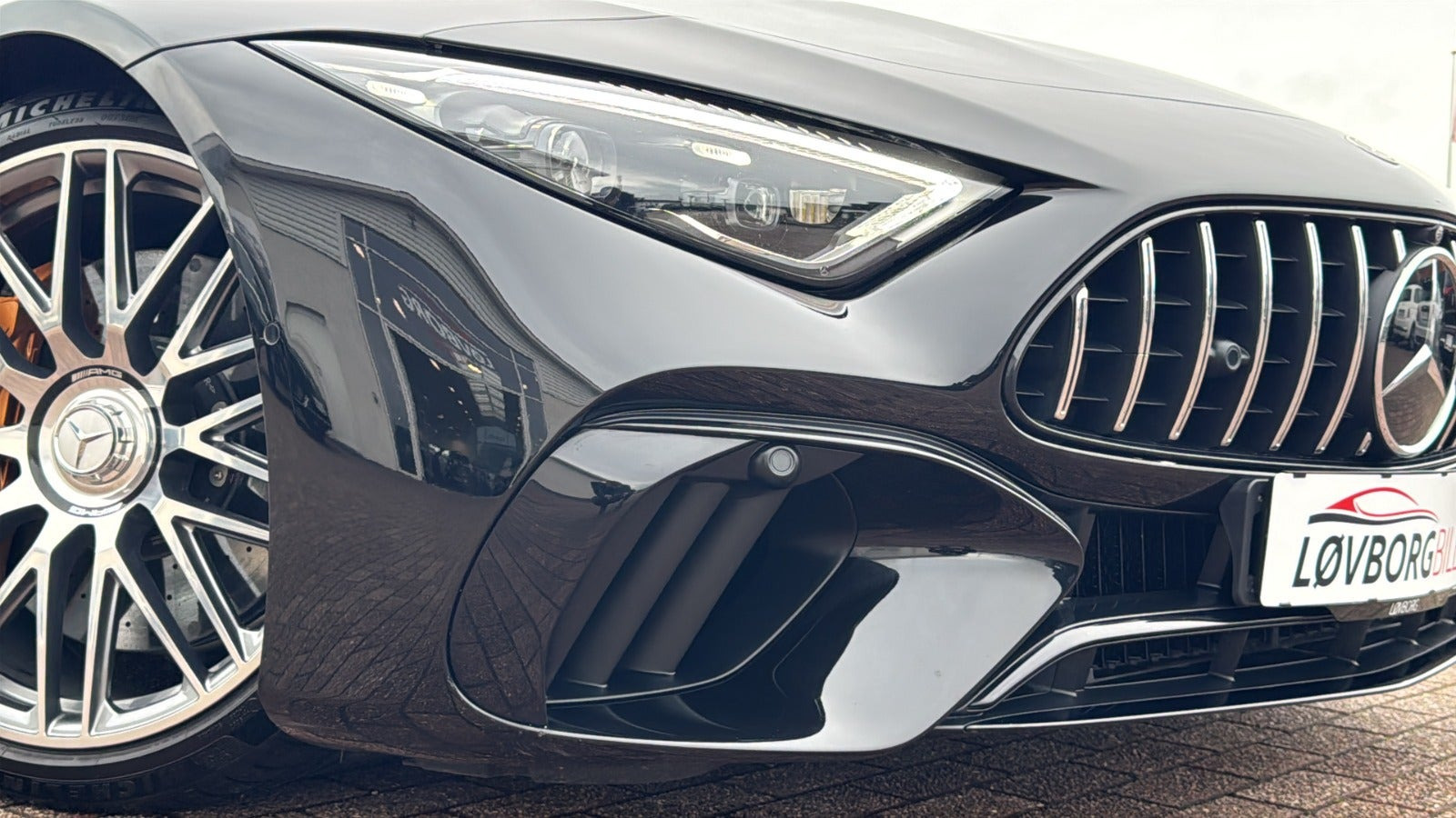 Sort Mercedes SL63 fra 2022