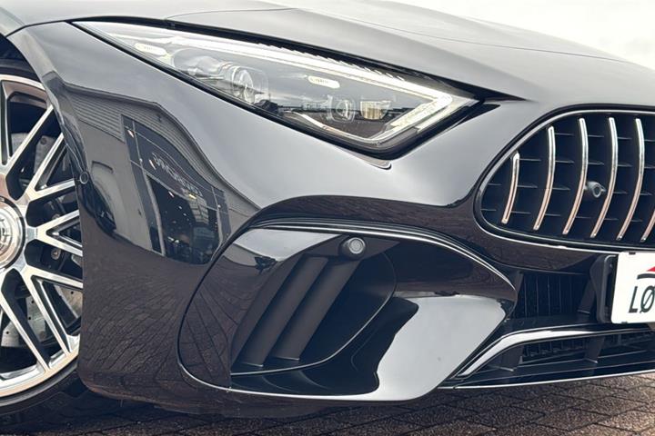 Sort Mercedes SL63 fra 2022