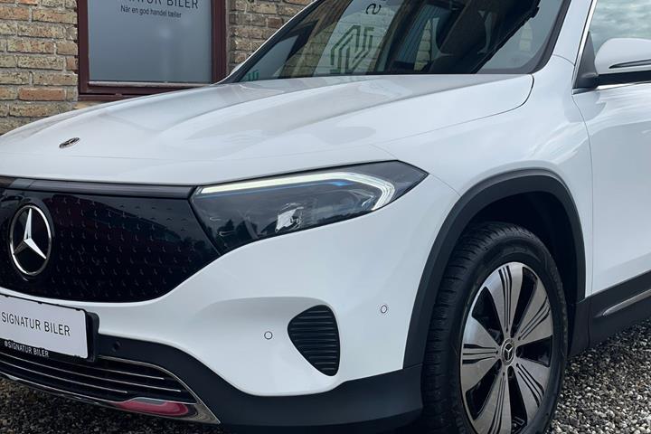 Hvid Mercedes EQB250+ fra 2024