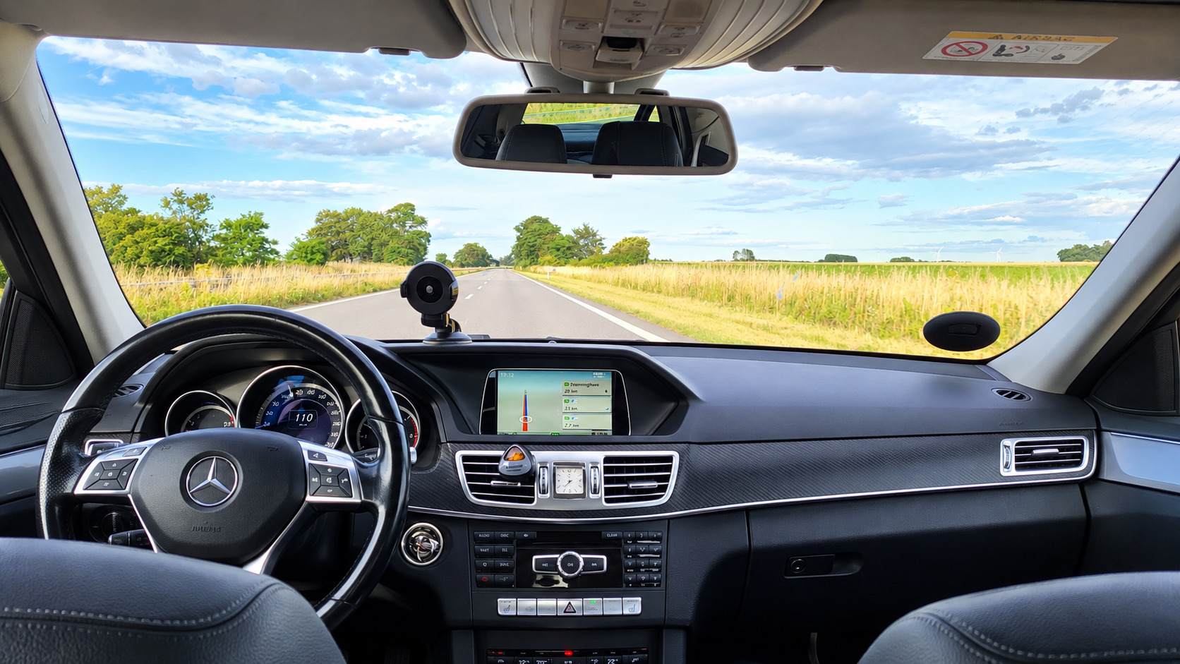 Sort Mercedes E-Klasse fra 2014