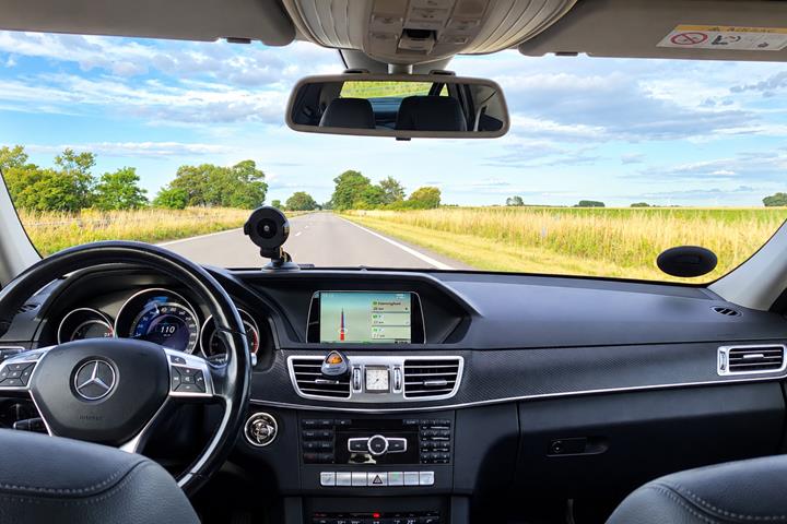 Sort Mercedes E-Klasse fra 2014