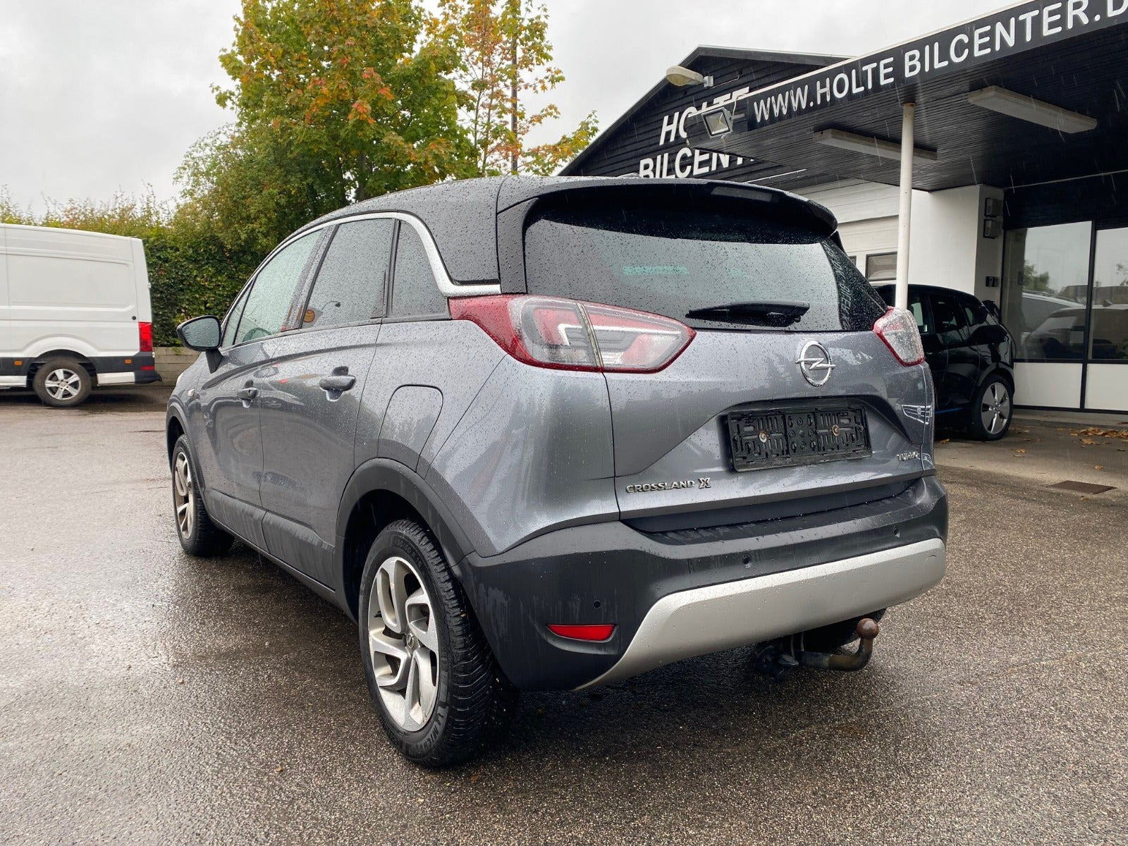 Grå Opel Crossland X fra 2018