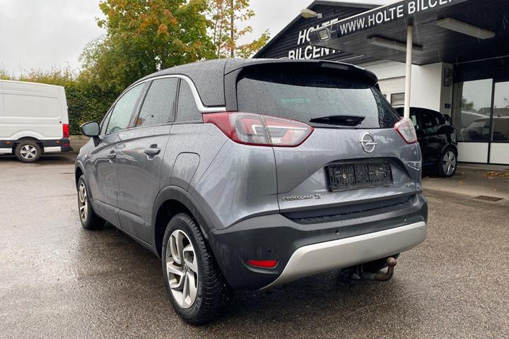 Grå Opel Crossland X fra 2018