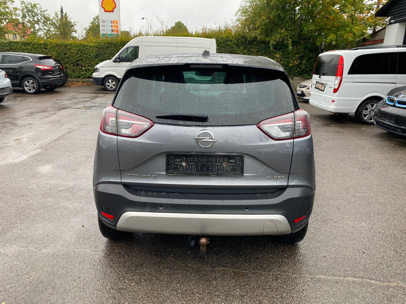 Grå Opel Crossland X fra 2018