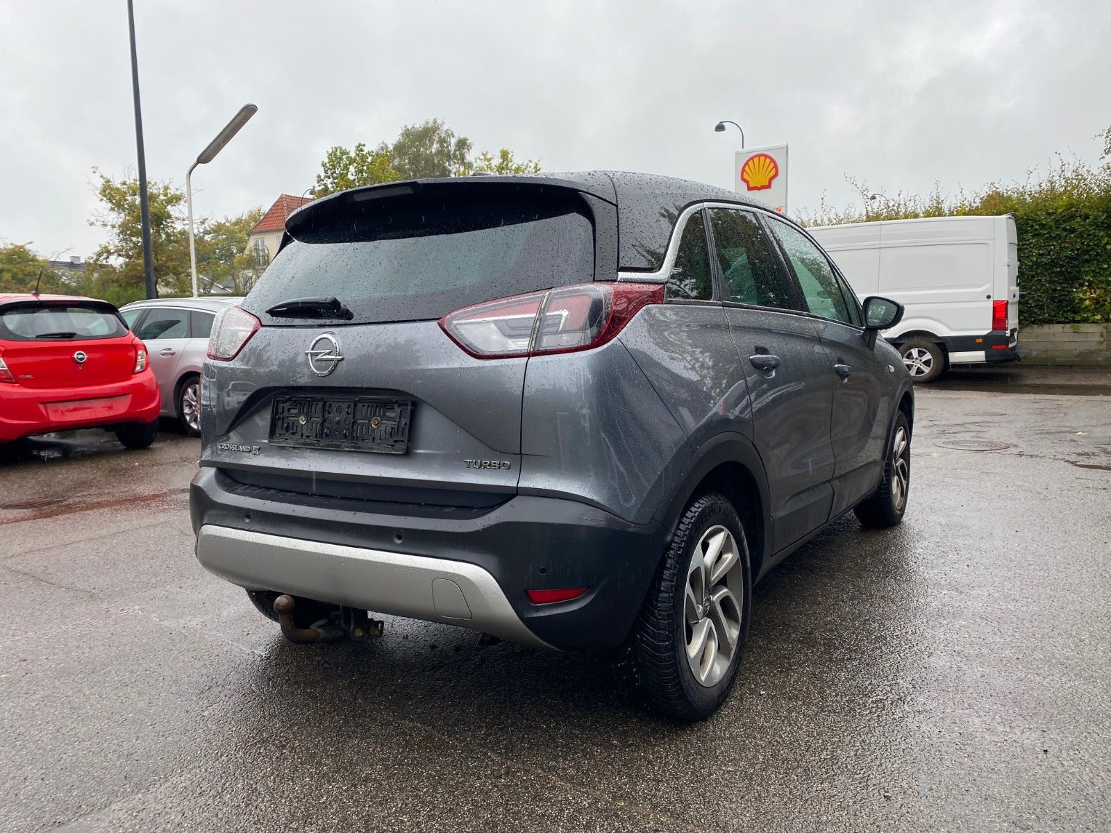 Grå Opel Crossland X fra 2018