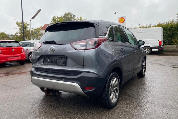 Grå Opel Crossland X fra 2018