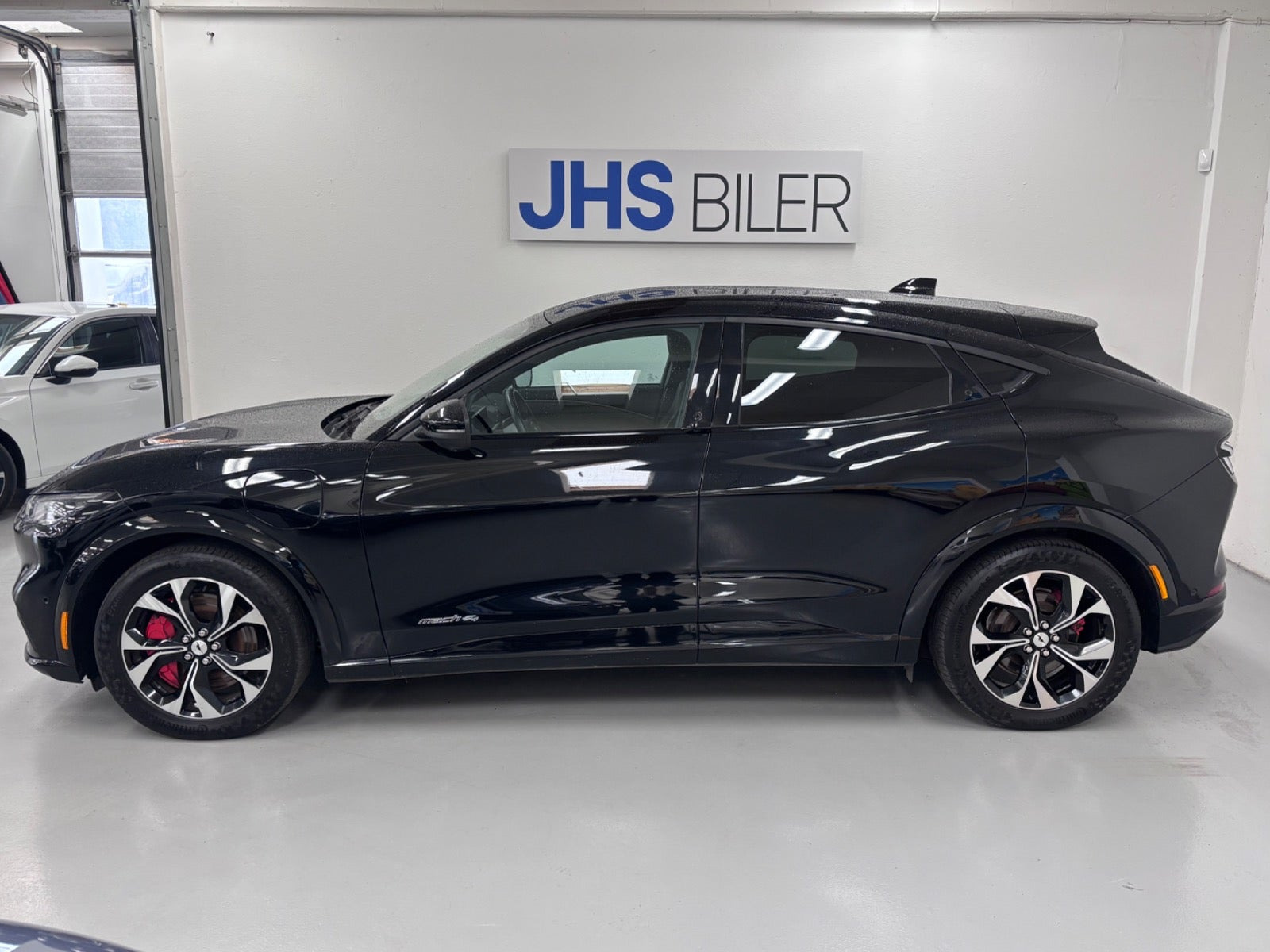 Sort Ford Mustang Mach-E fra 2023