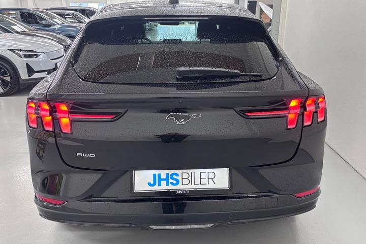 Sort Ford Mustang Mach-E fra 2023