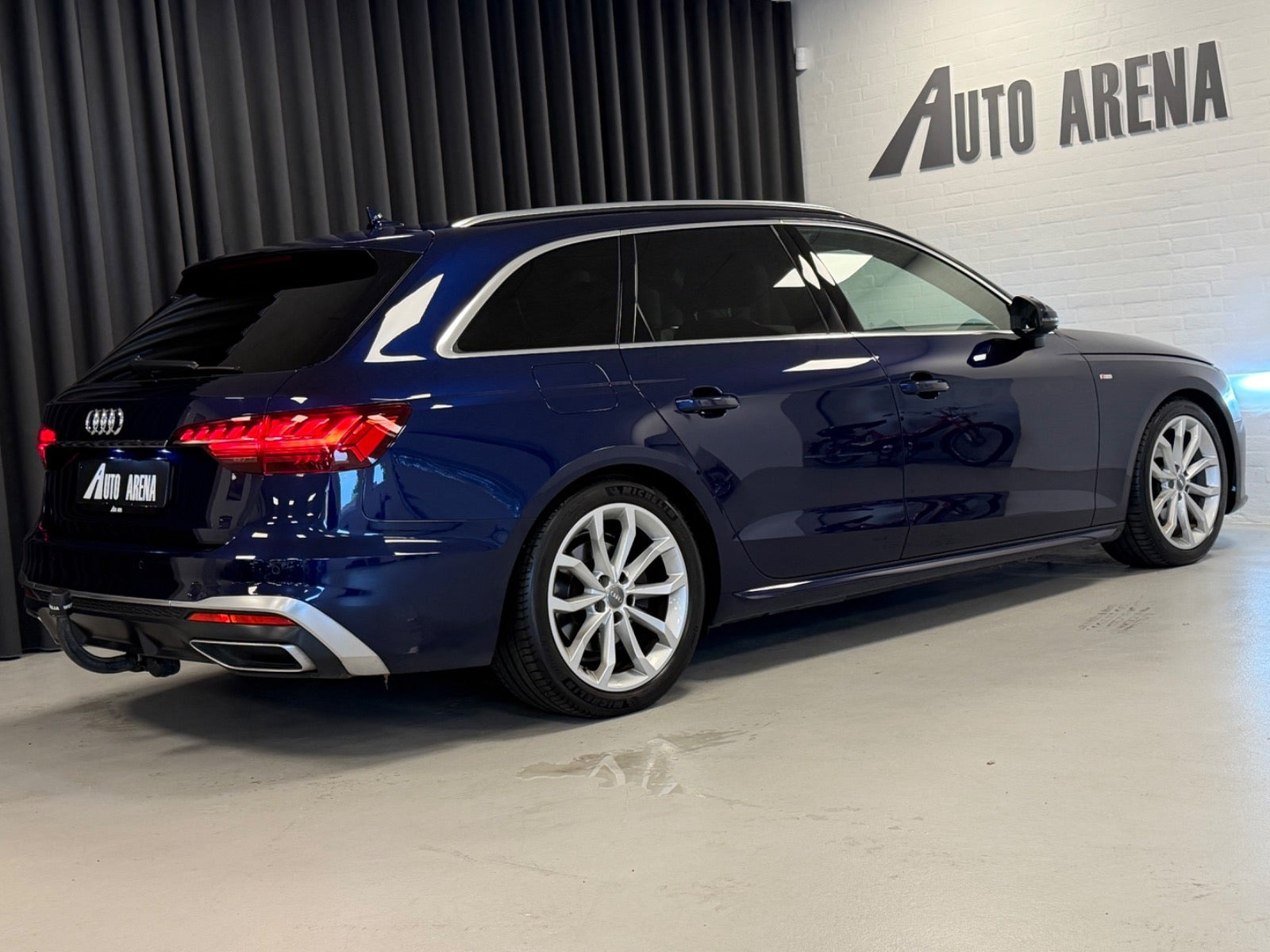 Blå Audi A4 fra 2020