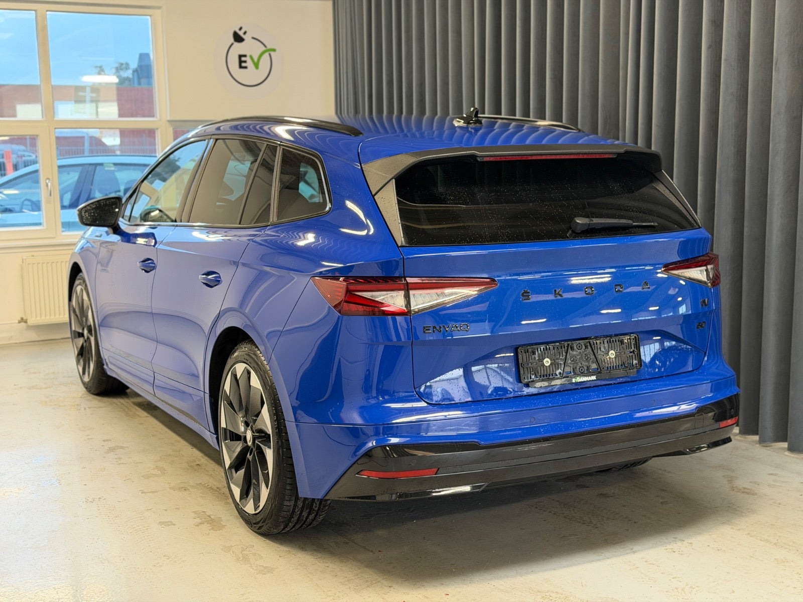 Blå Skoda Enyaq fra 2022
