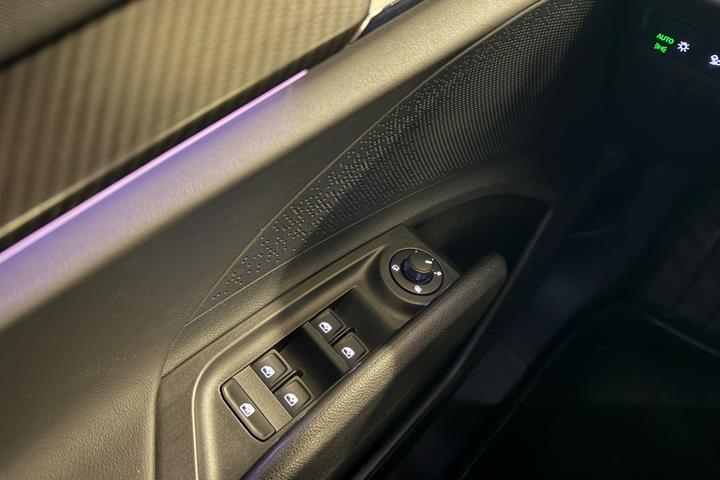 Blå Skoda Enyaq fra 2022