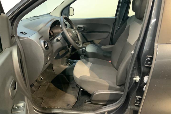 Grå Dacia Lodgy fra 2021