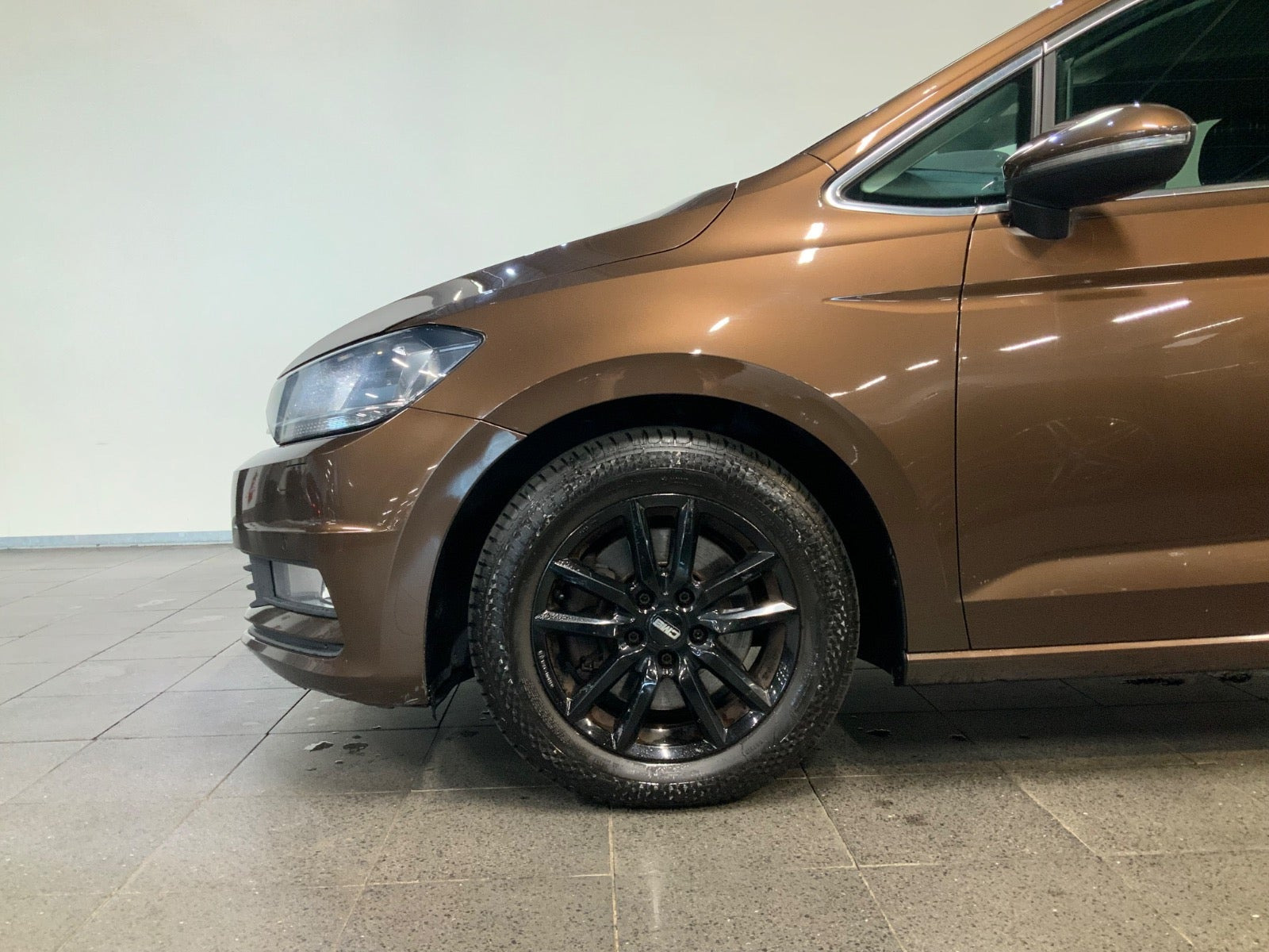 Brun VW Touran fra 2017