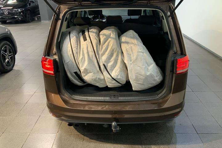Brun VW Touran fra 2017