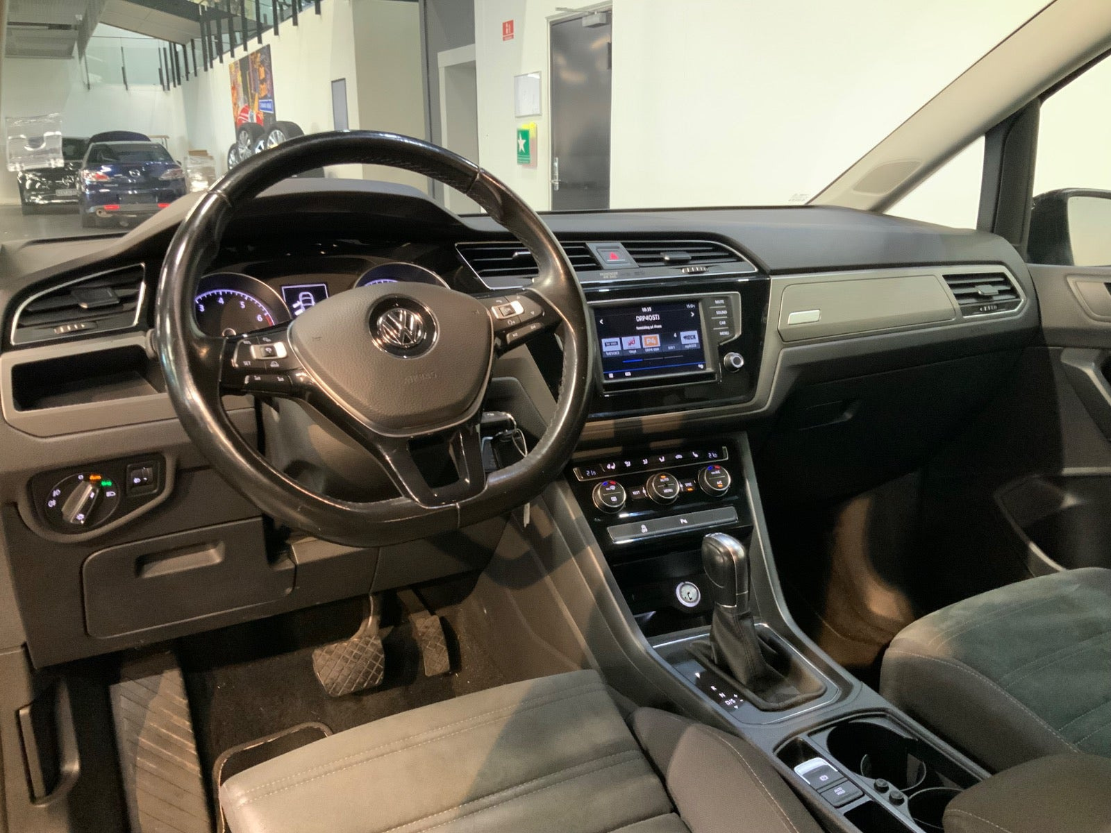 Brun VW Touran fra 2017