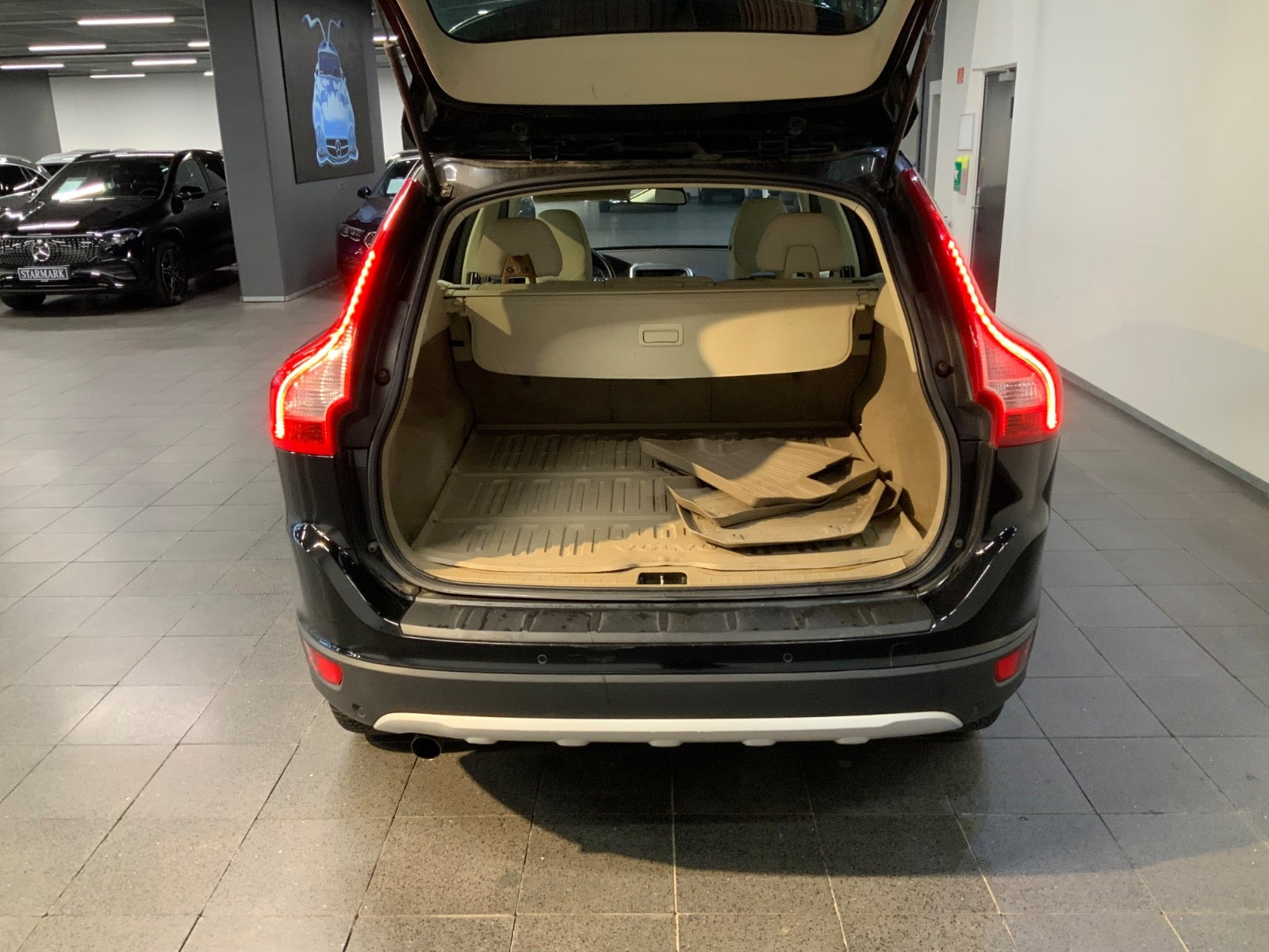 Sort Volvo XC60 fra 2011