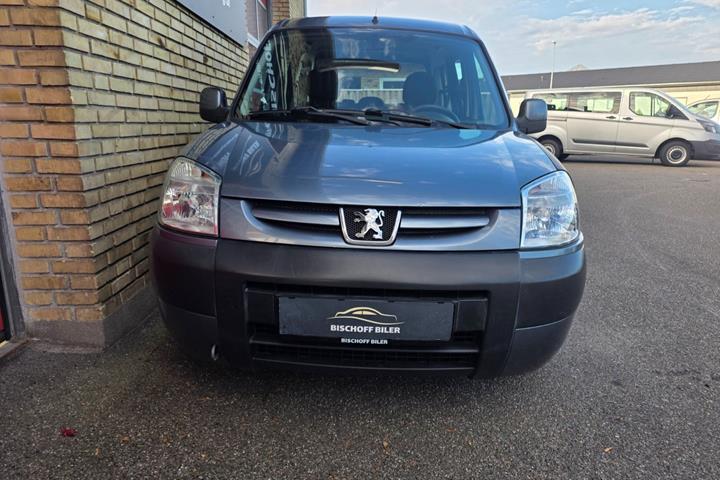 Grå Peugeot Partner fra 2006