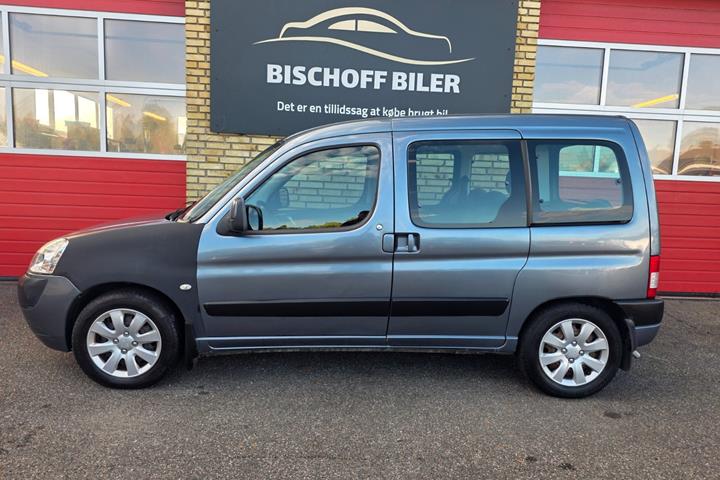 Grå Peugeot Partner fra 2006