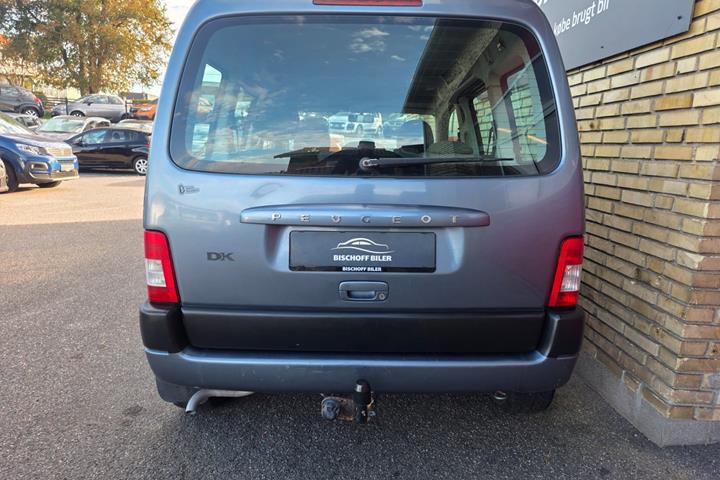 Grå Peugeot Partner fra 2006