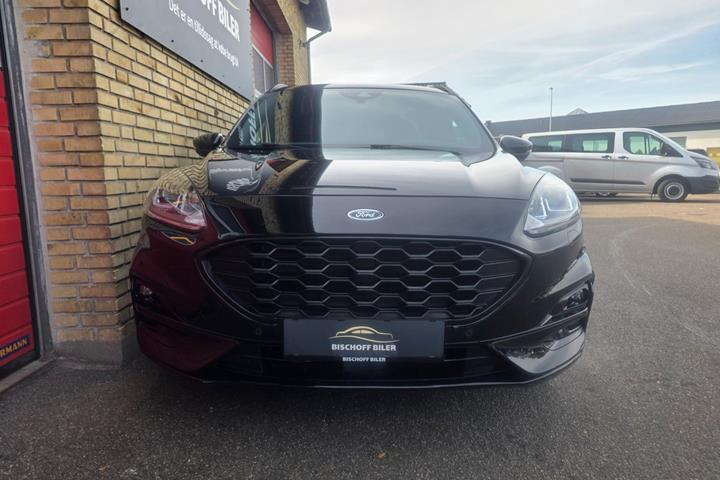 Sort Ford Kuga fra 2020