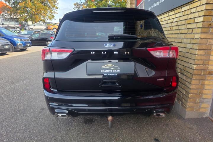 Sort Ford Kuga fra 2020
