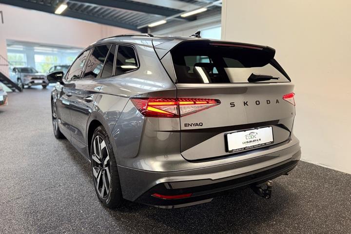 Grå Skoda Enyaq fra 2026