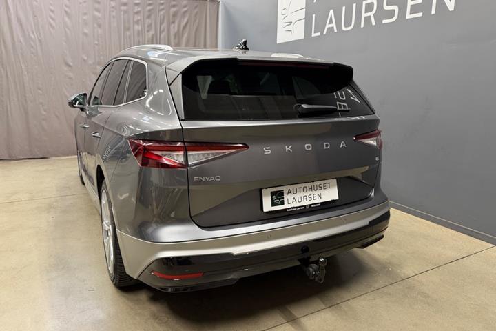 Grå Skoda Enyaq fra 2026