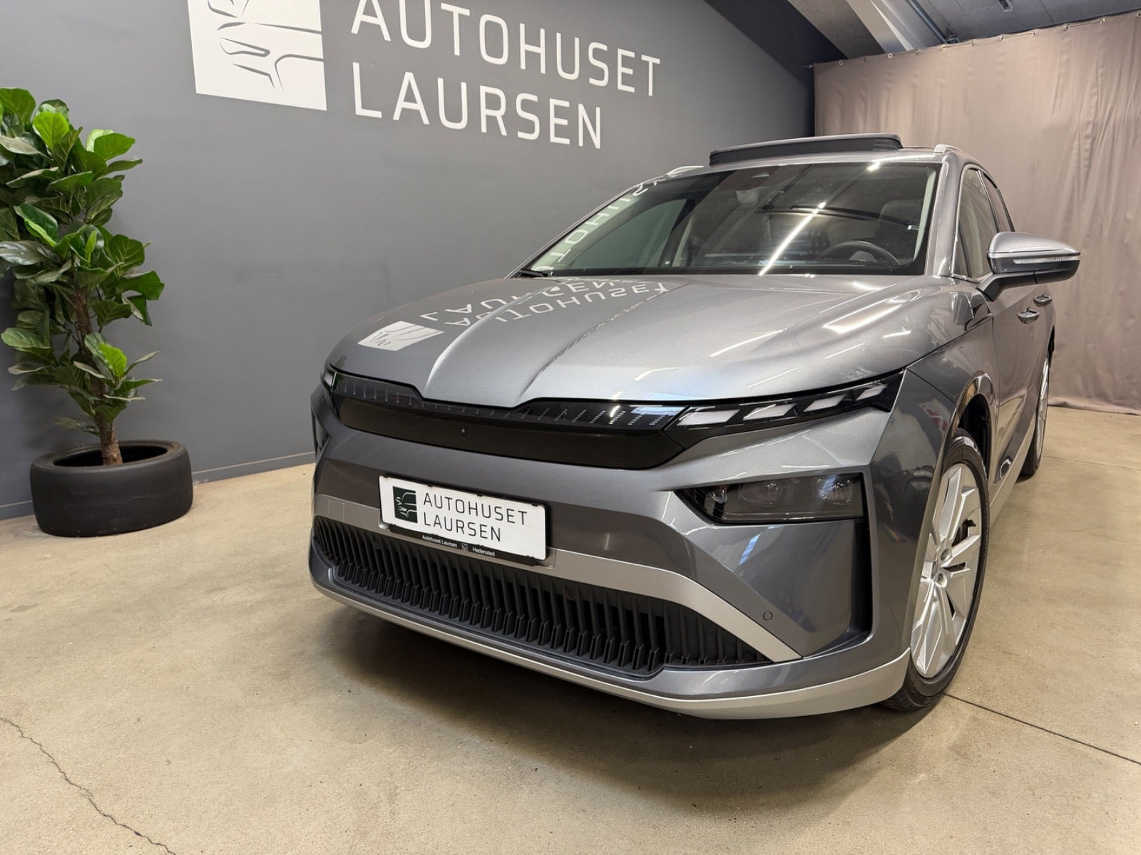 Grå Skoda Enyaq fra 2026