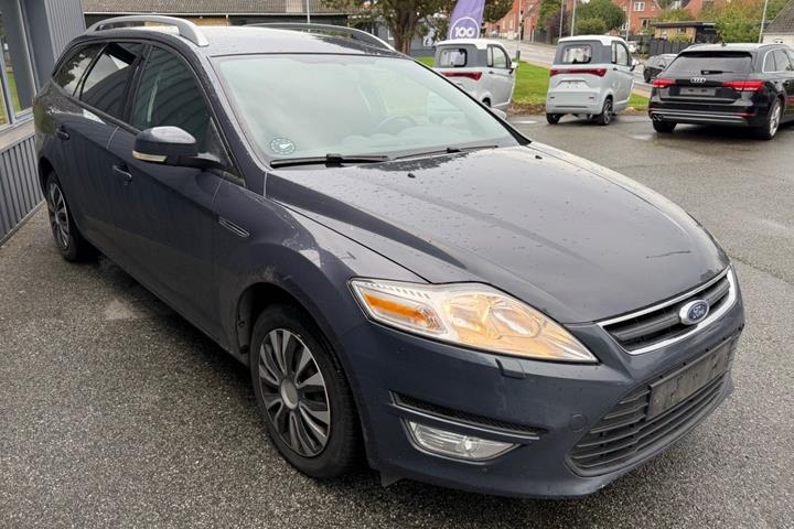 Grå Ford Mondeo fra 2010
