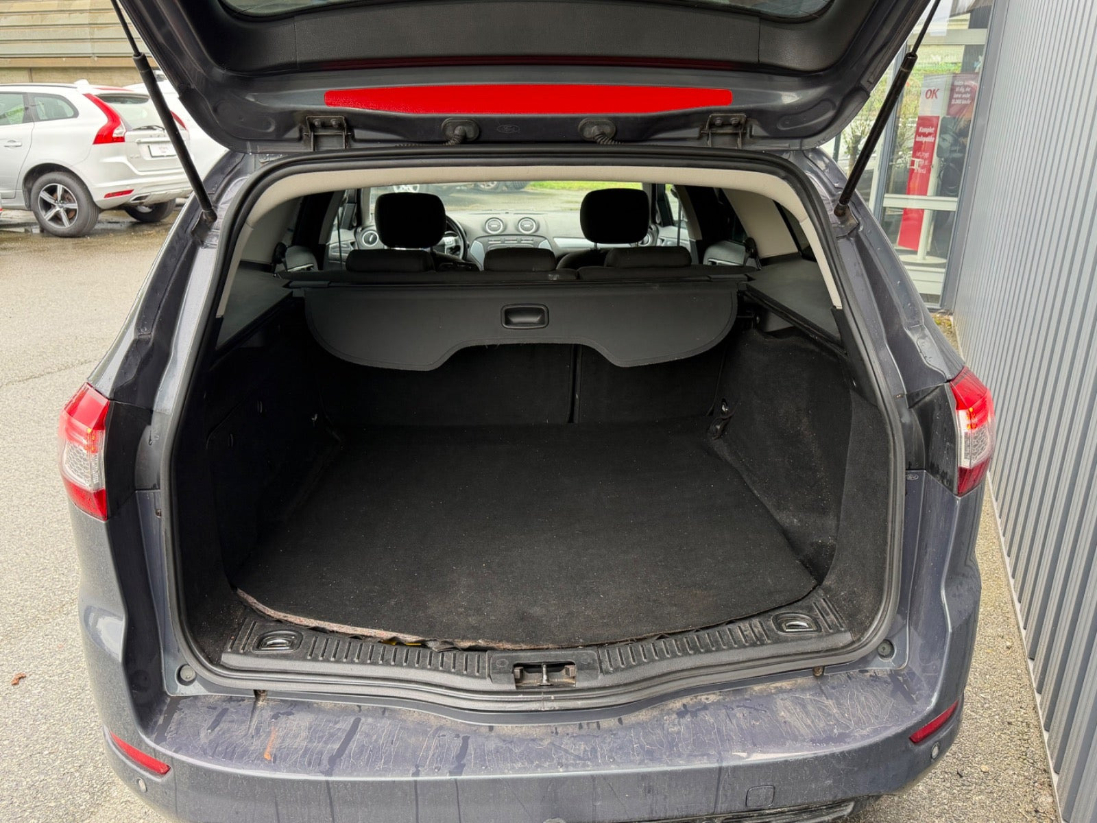 Grå Ford Mondeo fra 2010