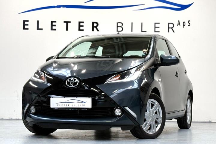 Grå Toyota Aygo fra 2014