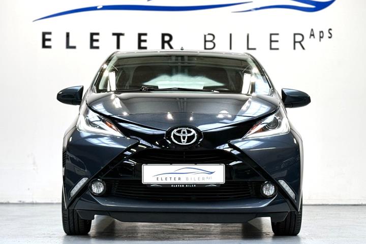 Grå Toyota Aygo fra 2014