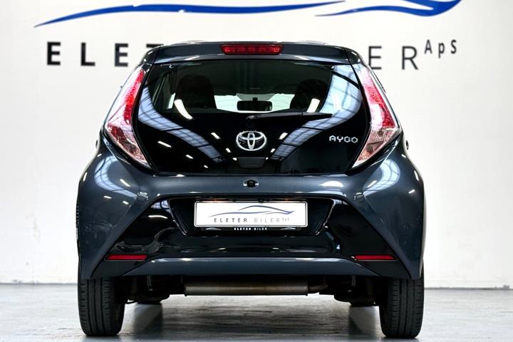 Grå Toyota Aygo fra 2014