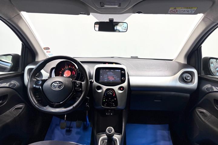 Grå Toyota Aygo fra 2014