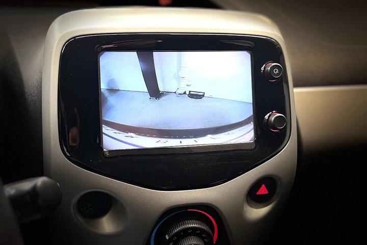 Grå Toyota Aygo fra 2014