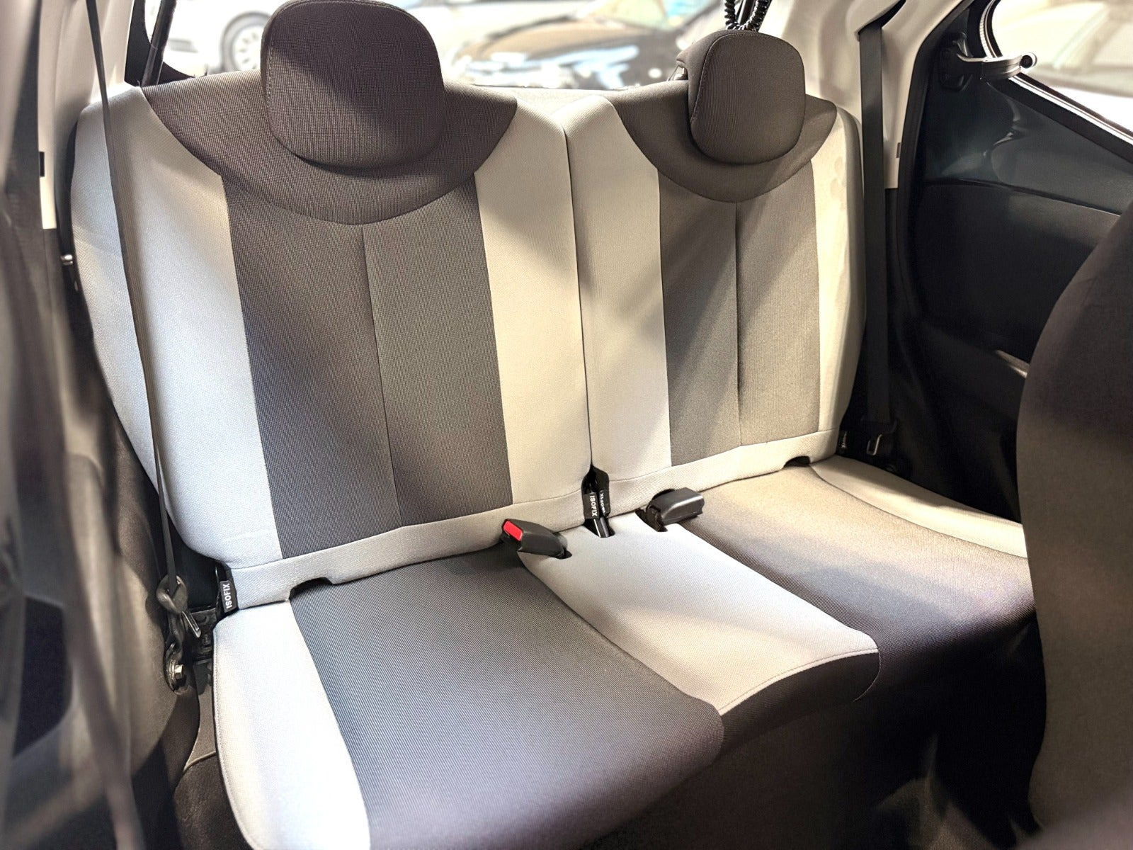 Grå Toyota Aygo fra 2014